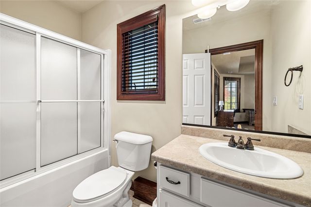 716 NE Pinnacle Court, Ankeny, IA 50021