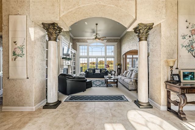 716 NE Pinnacle Court, Ankeny, IA 50021