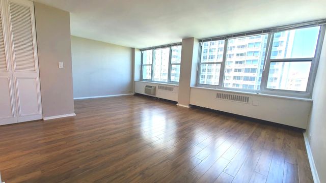 4250 N Marine Drive 1803, Chicago, IL 60613