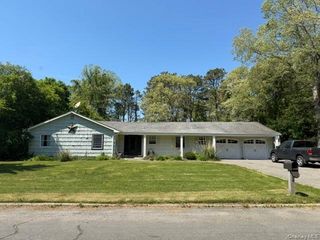 3 Estates Drive, Port Jefferson Station, NY 11776