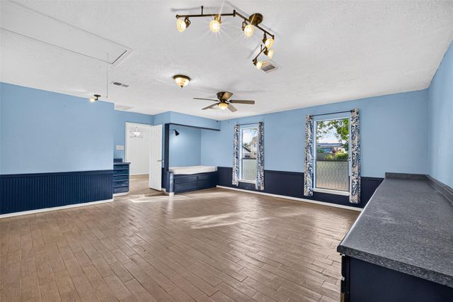 412 Westwood Drive, Friendswood, TX 77546