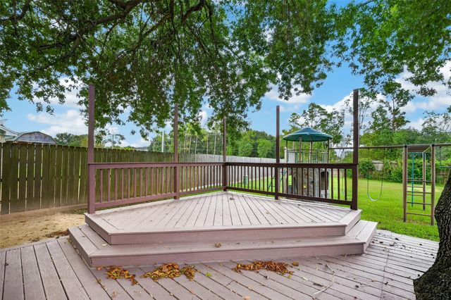 412 Westwood Drive, Friendswood, TX 77546