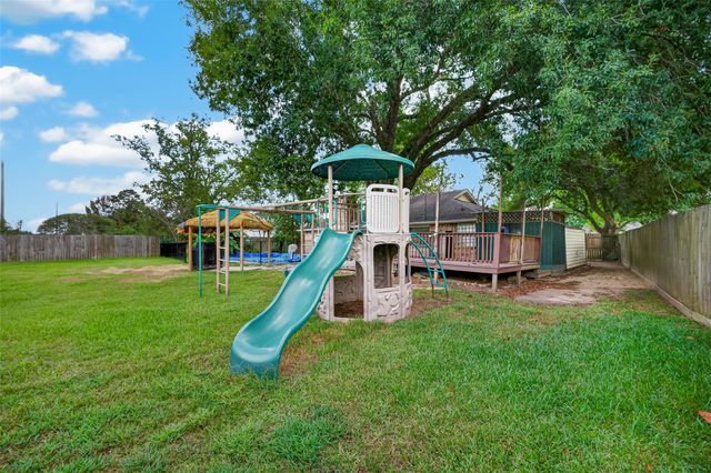 412 Westwood Drive, Friendswood, TX 77546