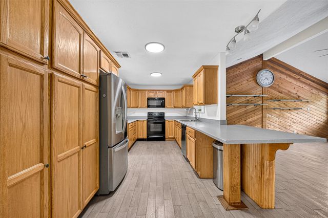 412 Westwood Drive, Friendswood, TX 77546