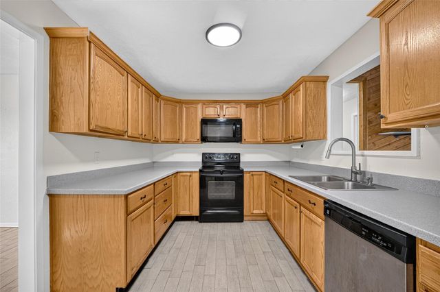 412 Westwood Drive, Friendswood, TX 77546