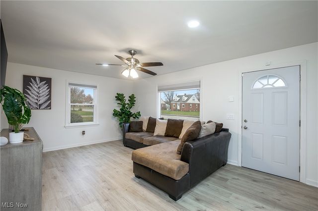 1227 Ellwood Avenue SW, Canton, OH 44710