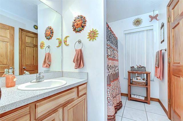 3719 MOORES LAKE ROAD, Dover, FL 33527