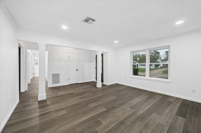 210 Weeping Oak Lane, Spring, TX 77388