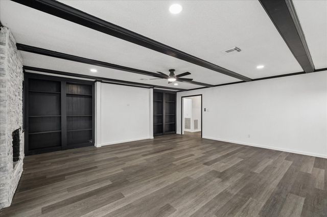 210 Weeping Oak Lane, Spring, TX 77388