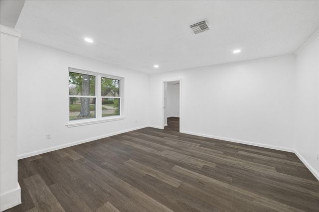 210 Weeping Oak Lane, Spring, TX 77388