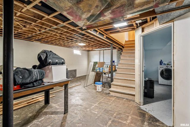 4132 Rodeo Rd Road, Davenport, IA 52806