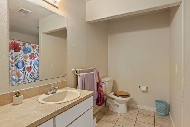 5238 E Sonora St, Stockton, CA 95215