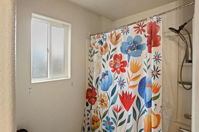 5238 E Sonora St, Stockton, CA 95215