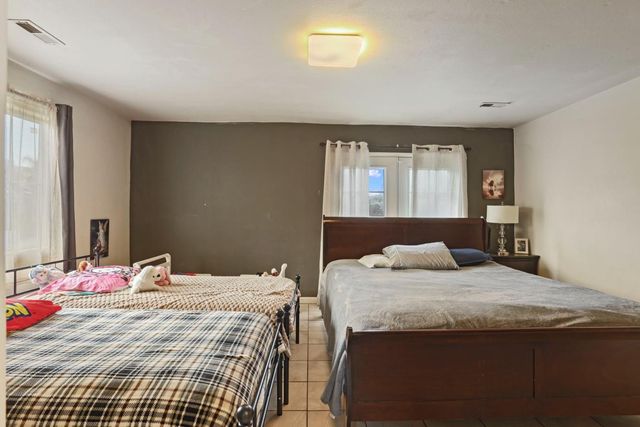 5238 E Sonora St, Stockton, CA 95215