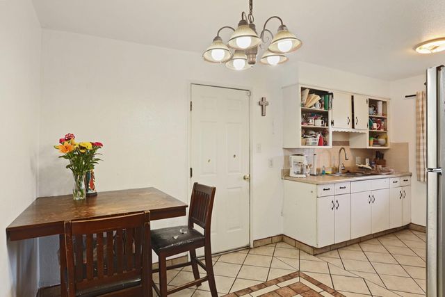 5238 E Sonora St, Stockton, CA 95215