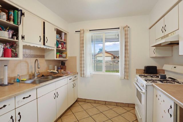 5238 E Sonora St, Stockton, CA 95215