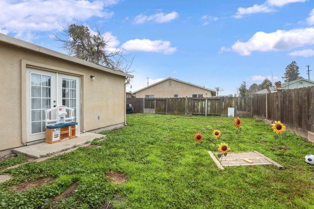 5238 E Sonora St, Stockton, CA 95215