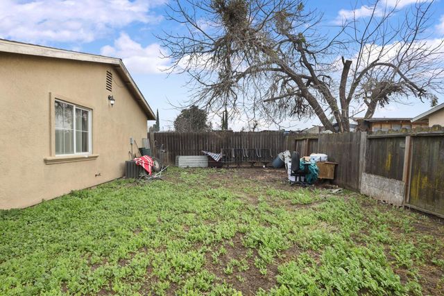 5238 E Sonora St, Stockton, CA 95215