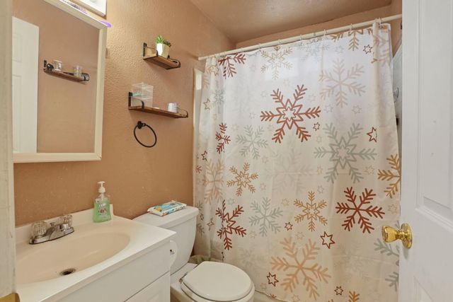 5238 E Sonora St, Stockton, CA 95215