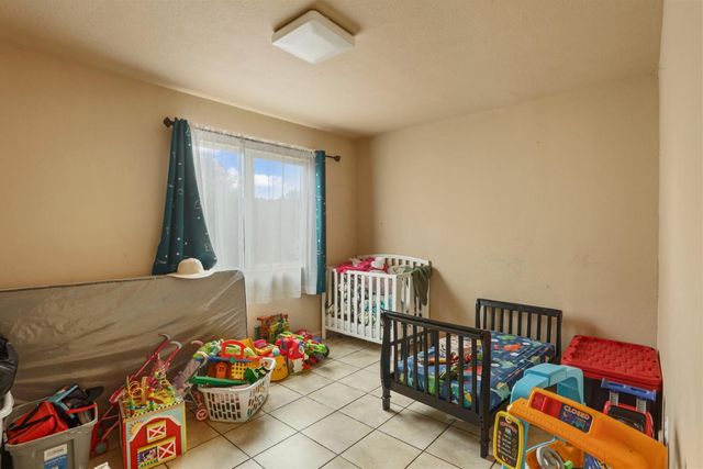 5238 E Sonora St, Stockton, CA 95215