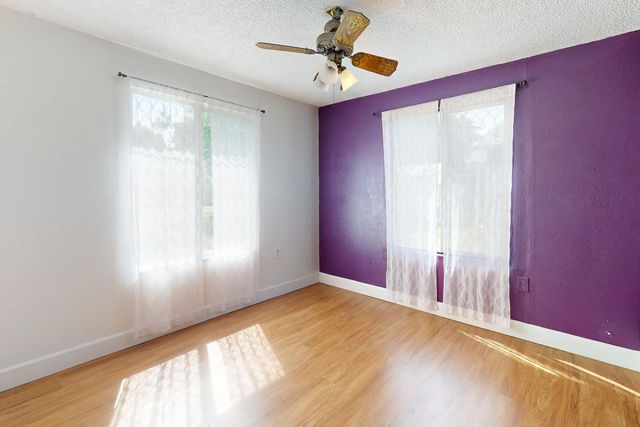 1906 Chapman Ave, Olivehurst, CA 95961