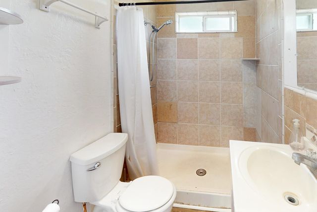 1906 Chapman Ave, Olivehurst, CA 95961