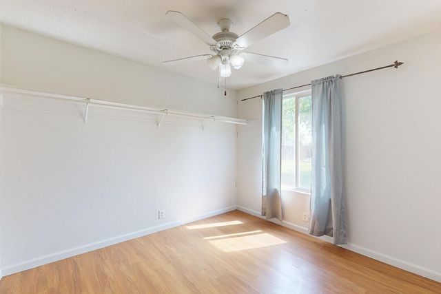 1906 Chapman Ave, Olivehurst, CA 95961