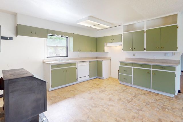 1906 Chapman Ave, Olivehurst, CA 95961