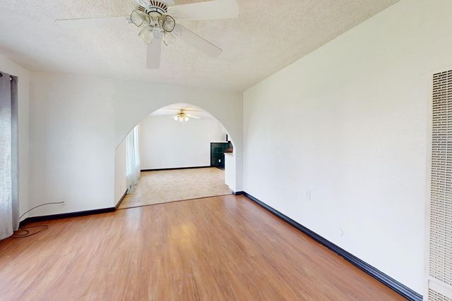 1906 Chapman Ave, Olivehurst, CA 95961