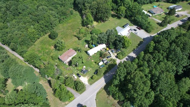 4368 Old Metal Rd, Palmyra, TN 37142