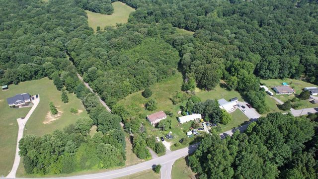 4368 Old Metal Rd, Palmyra, TN 37142