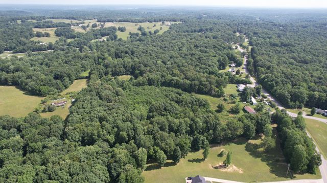 4368 Old Metal Rd, Palmyra, TN 37142