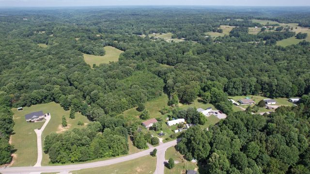 4368 Old Metal Rd, Palmyra, TN 37142