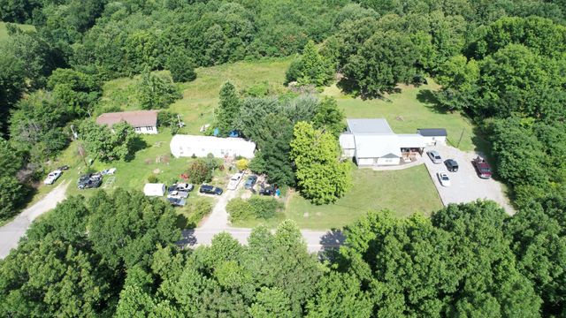 4368 Old Metal Rd, Palmyra, TN 37142