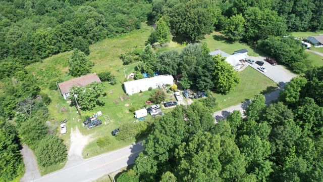 4368 Old Metal Rd, Palmyra, TN 37142