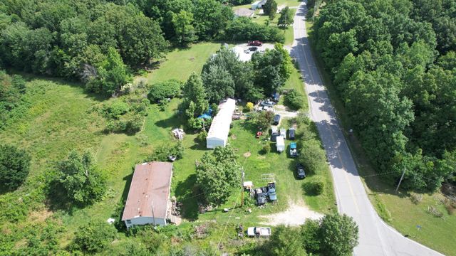 4368 Old Metal Rd, Palmyra, TN 37142