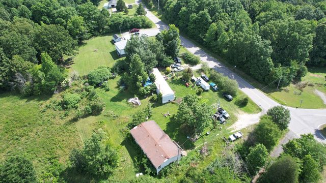 4368 Old Metal Rd, Palmyra, TN 37142