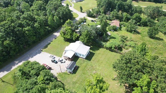 4368 Old Metal Rd, Palmyra, TN 37142