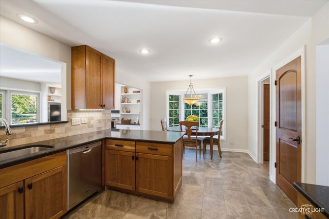 1493 Sandy Hook Street, Wheaton, IL 60189