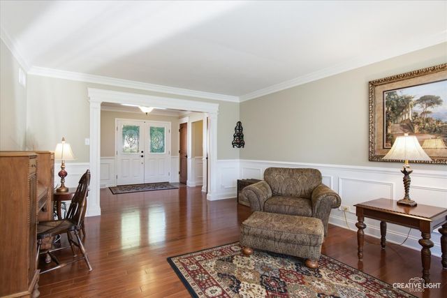 1493 Sandy Hook Street, Wheaton, IL 60189
