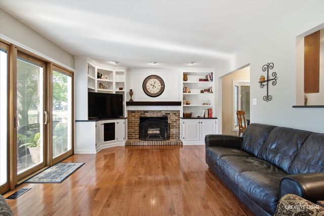 1493 Sandy Hook Street, Wheaton, IL 60189