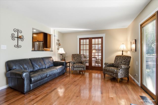 1493 Sandy Hook Street, Wheaton, IL 60189
