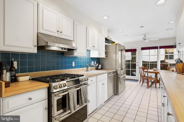 205 VASSAR PL, Alexandria, VA 22314