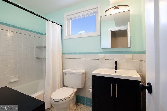 205 VASSAR PL, Alexandria, VA 22314