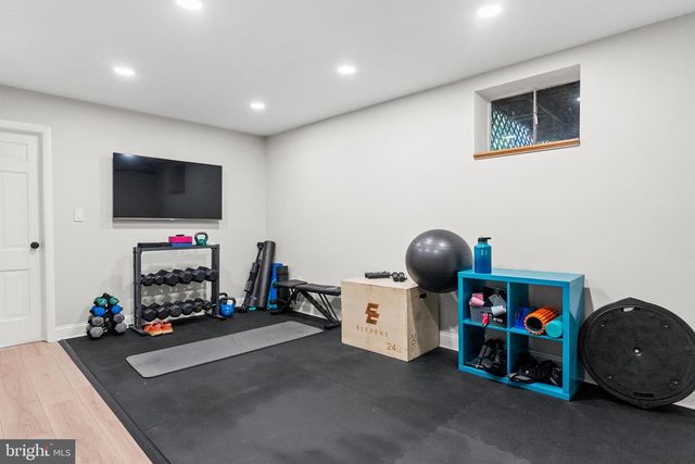 205 VASSAR PL, Alexandria, VA 22314