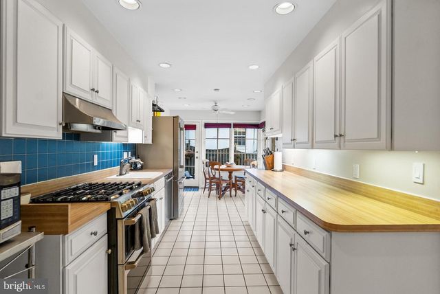 205 VASSAR PL, Alexandria, VA 22314