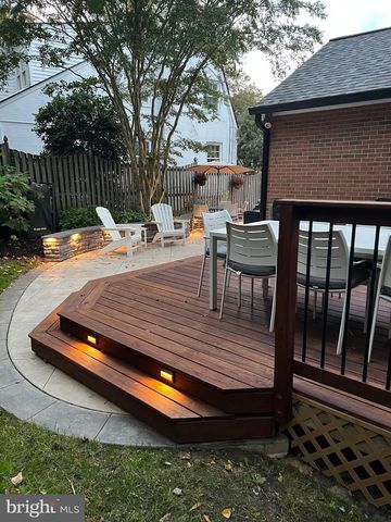 205 VASSAR PL, Alexandria, VA 22314
