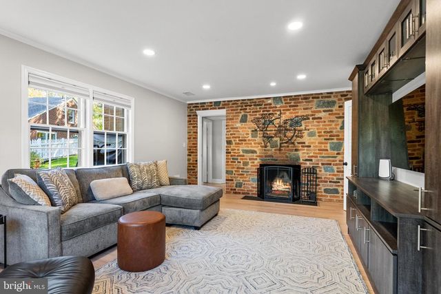 205 VASSAR PL, Alexandria, VA 22314