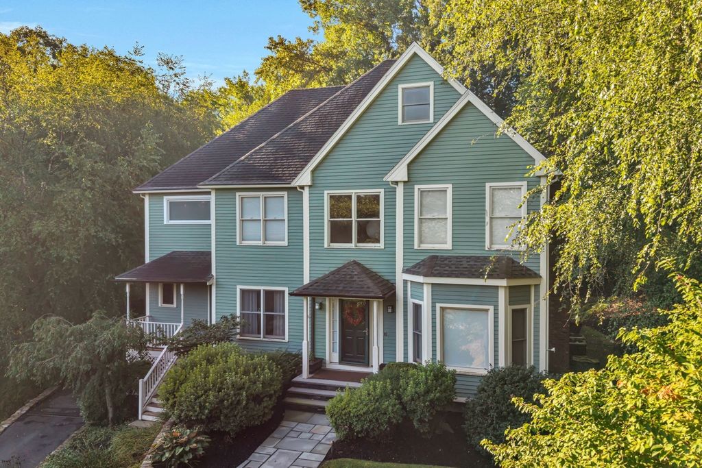 48 Homsy Lane, Needham, MA 02494