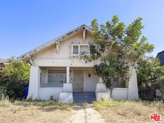 2380 W 30th Street, Los Angeles, CA 90018
